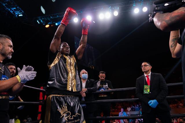 爱游戏官方-梅诺尔卡客场不敌对手，需调整阵容