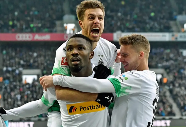 多特蒙德客场逆转门兴格拉德巴赫，实现连胜的简单介绍