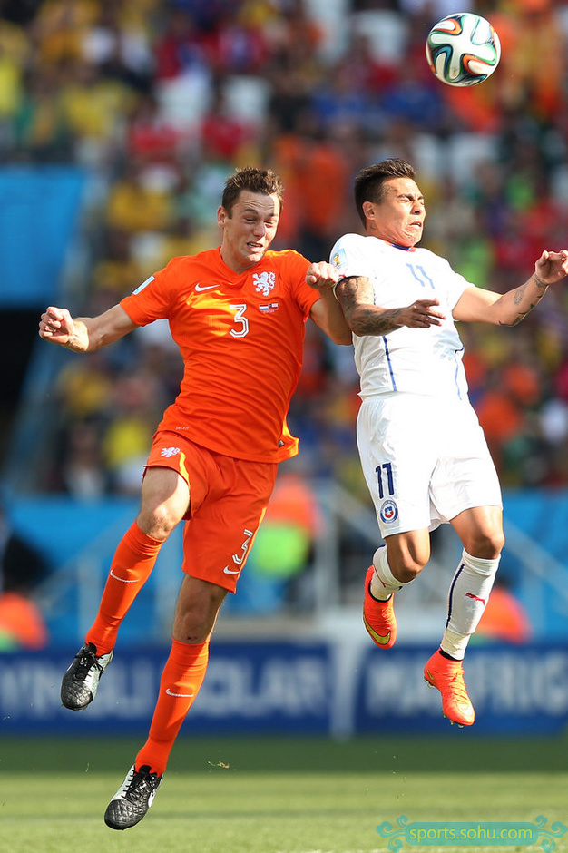 AYX官方直播-罗马横扫智利，罗本送出助攻