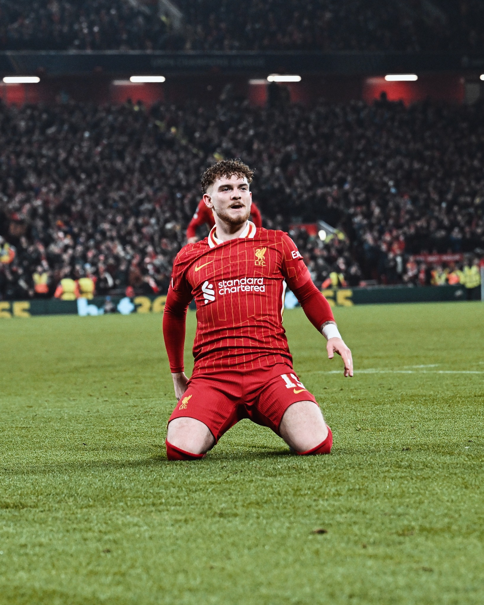 利物浦前锋梅开二度，帮助球队取得重要胜利的简单介绍